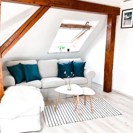 Stilvolle Dachgeschosswohnung In Duesternbrook Kiel Exterior foto